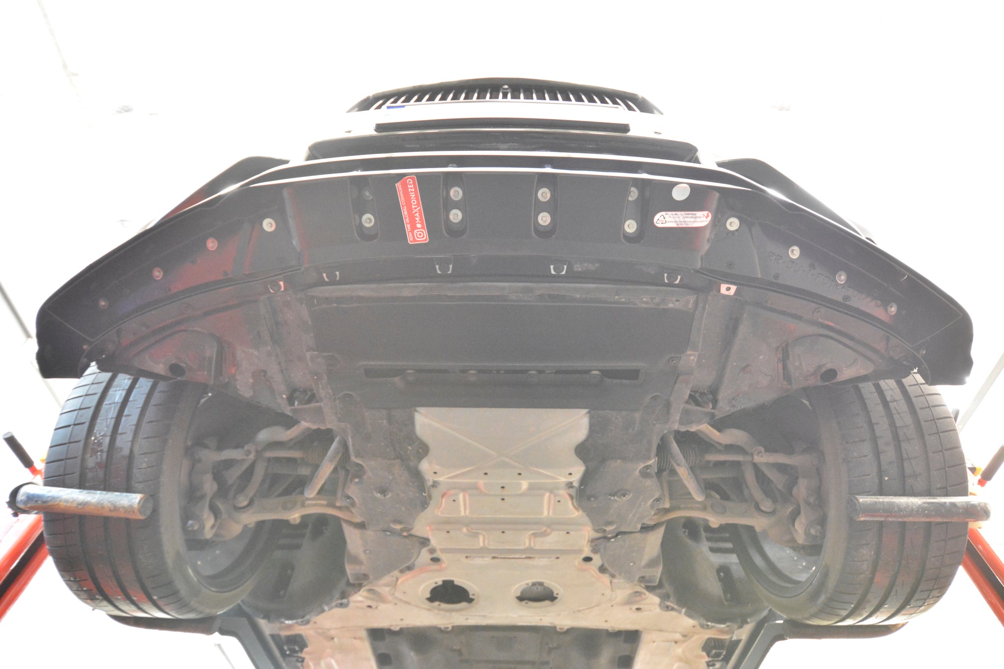 Prelungire splitter bara fata Rolls Royce Cullinan 2018- v1 - Maxton Design