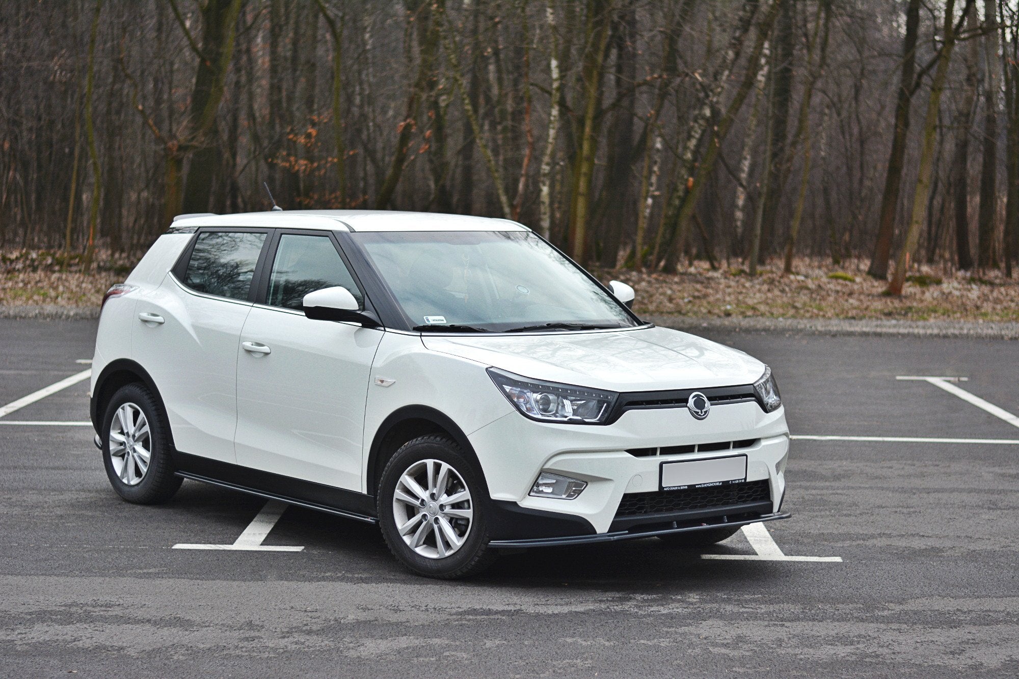Prelungire splitter bara fata Ssang Yong Tivoli 2015- v1 - Maxton Design