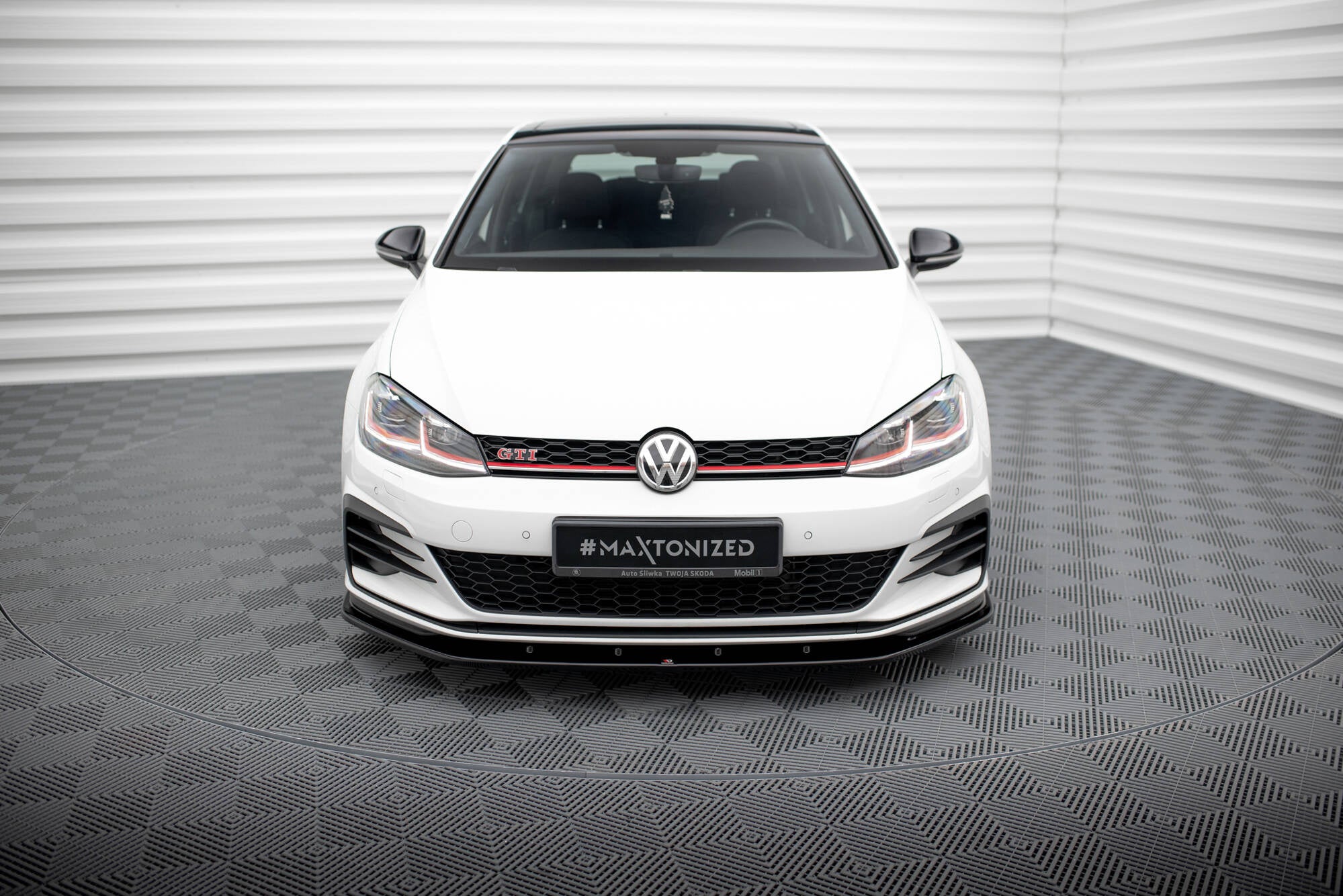 Prelungire splitter bara fata Volkswagen Golf 7 GTI Facelift 2017- v10 - Maxton Design
