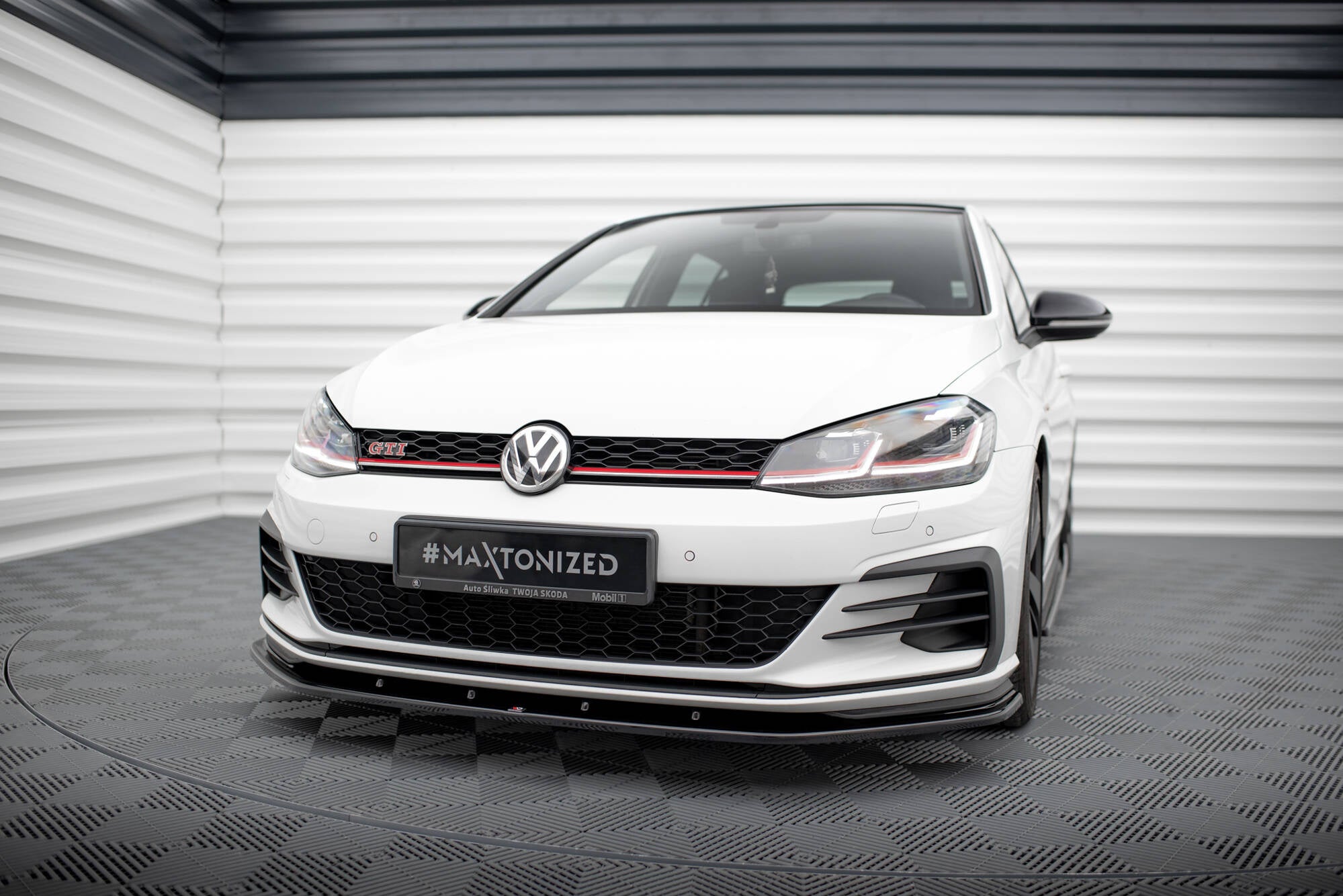 Prelungire splitter bara fata Volkswagen Golf 7 GTI Facelift 2017- v10 - Maxton Design