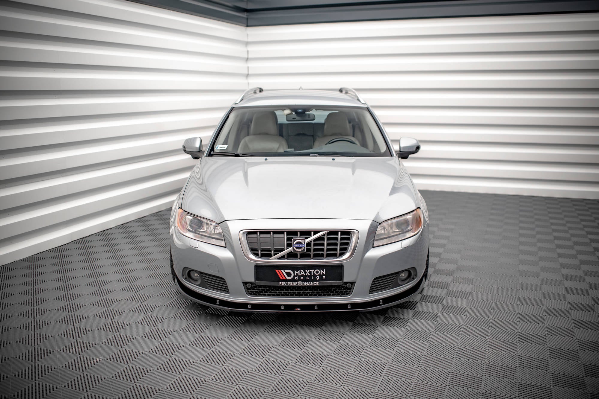 Prelungire splitter bara fata Volvo V70 Mk3 2007-2013 v1 - Maxton Design