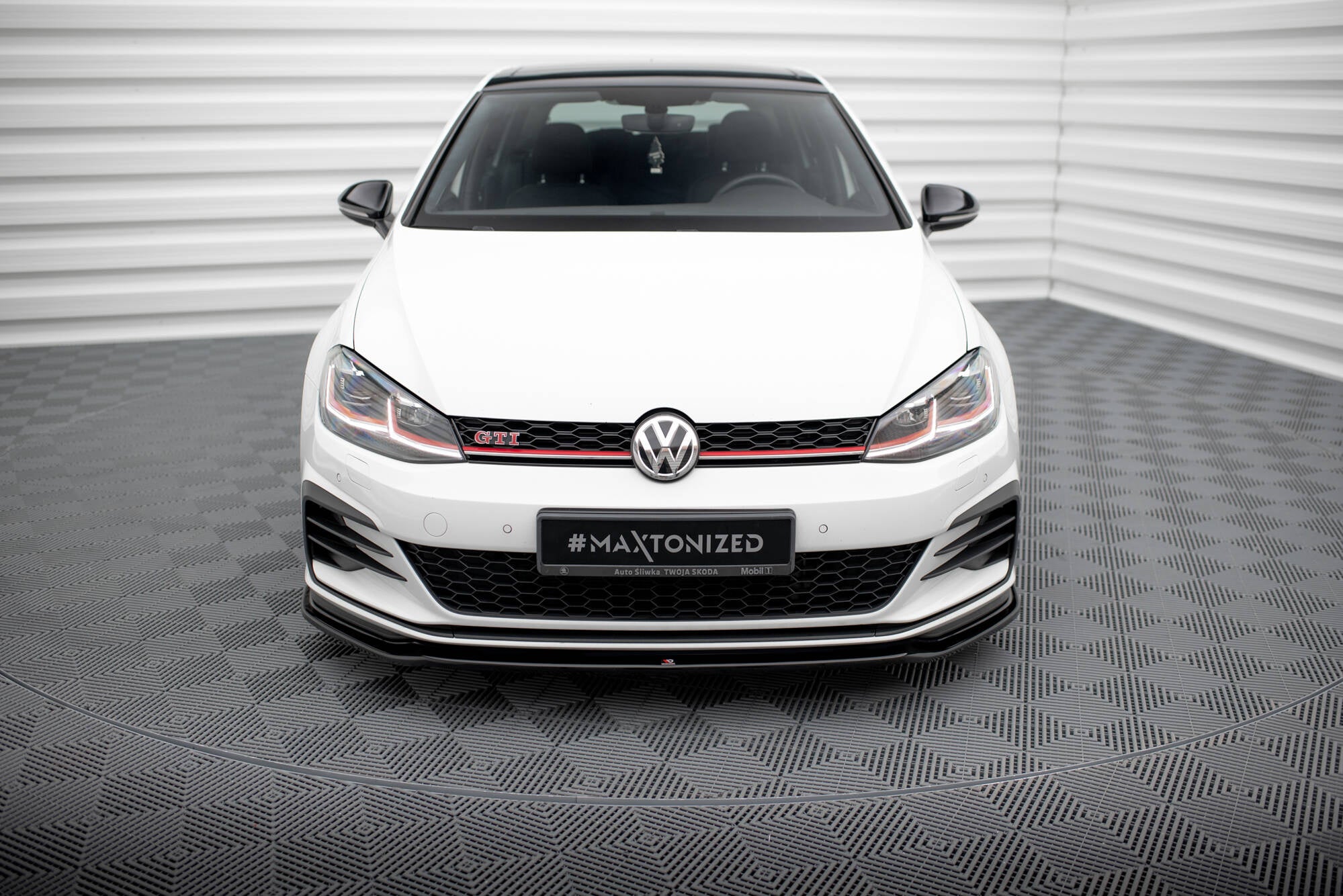 Prelungire splitter bara fata Volkswagen Golf 7 GTI Facelift 2017- v9 - Maxton Design