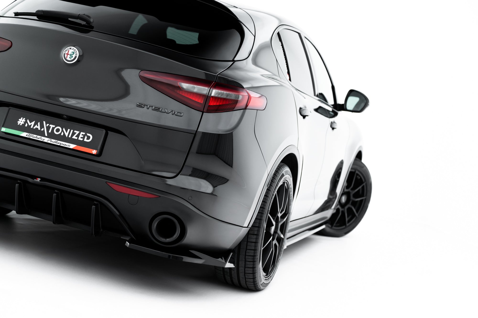 Pachet Exterior Prelungiri Body kit tuning Alfa Romeo Stelvio Mk1 2016-2022 v3 - Maxton Design