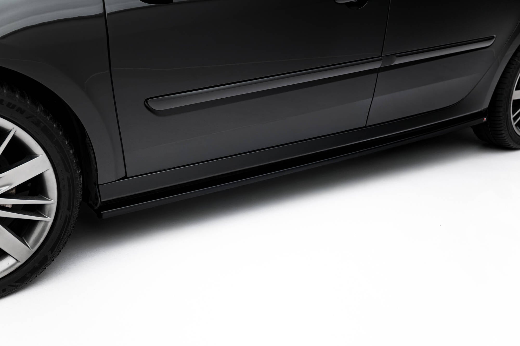 Praguri Renault Laguna Hatchback GT Mk3 2008-2010 v2 - Maxton Design