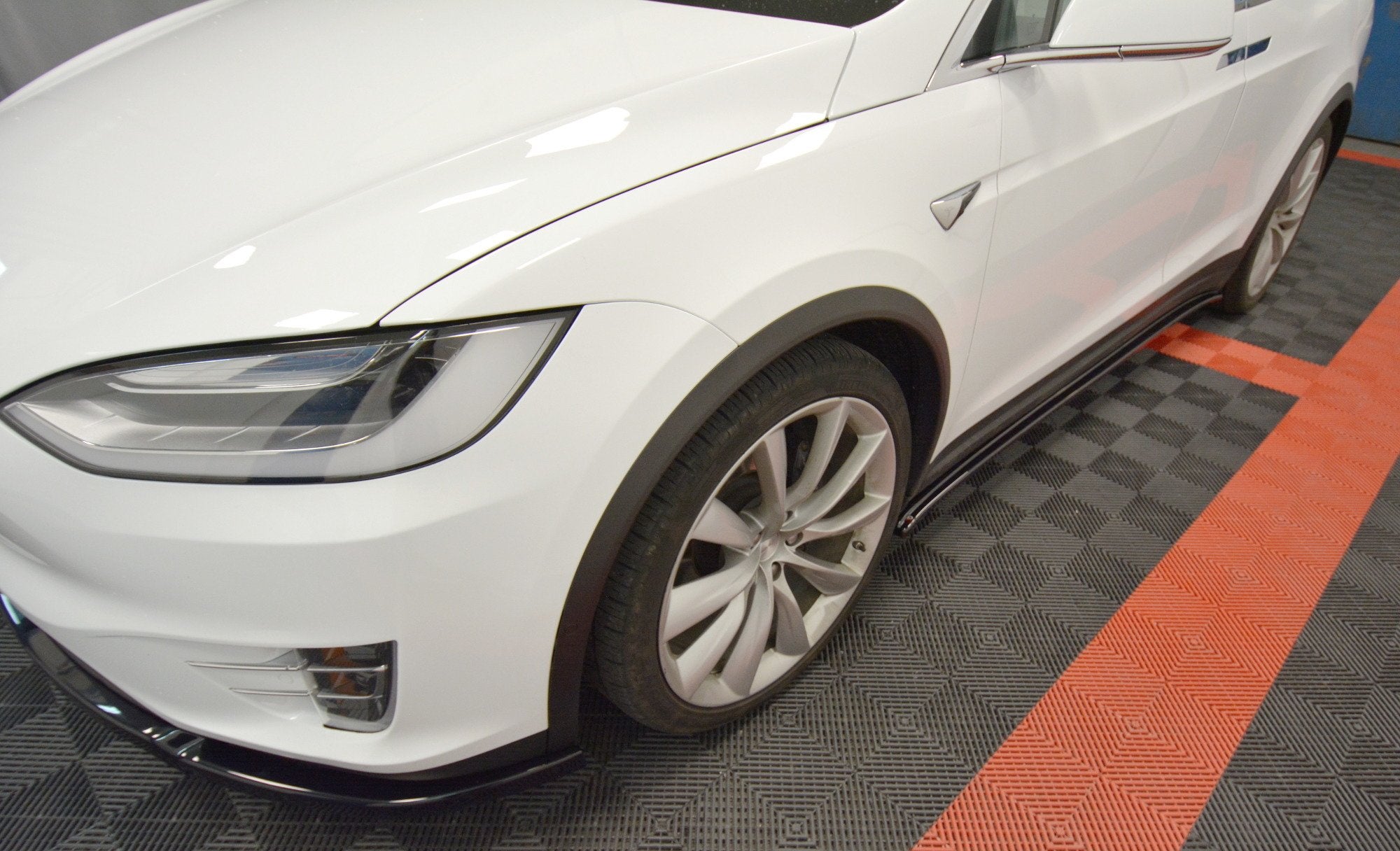 Praguri Tesla Model X 2015- v1 - Maxton Design
