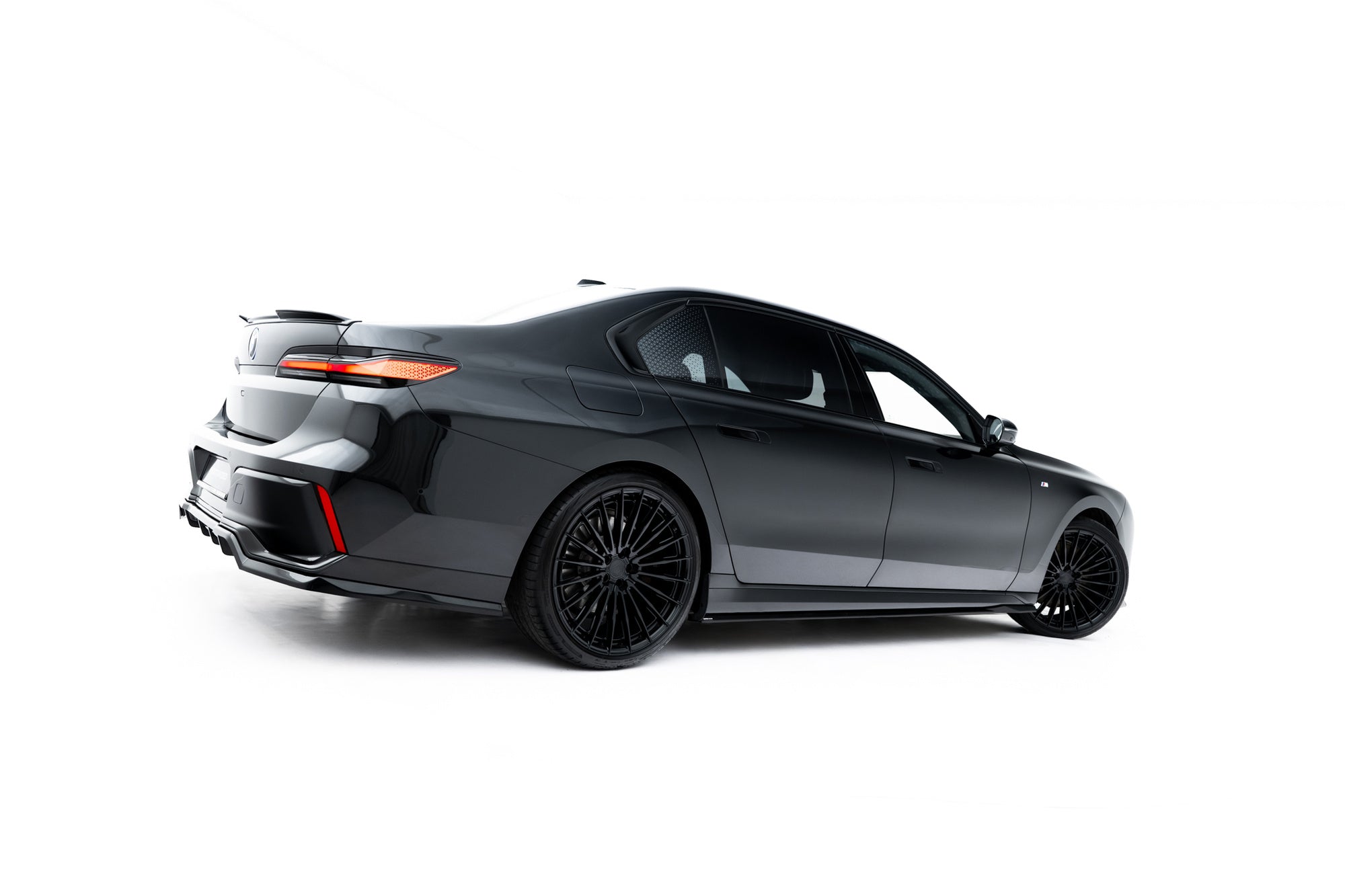 Praguri Bmw Seria 7 740d xDrive M-pack / 740i xDrive M-Pack G70 2022- v3 - Maxton Design