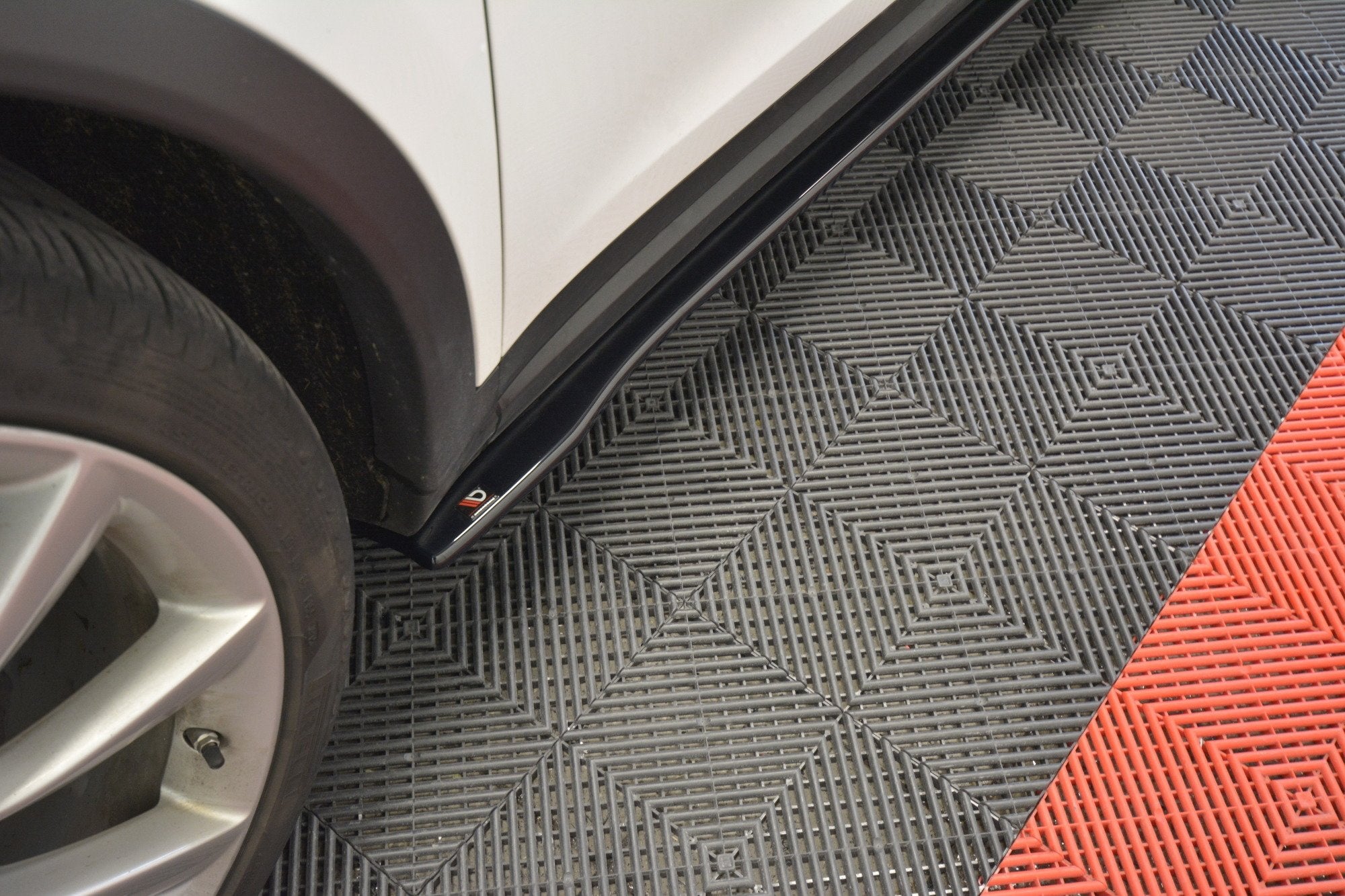 Praguri Tesla Model X 2015- v2 - Maxton Design