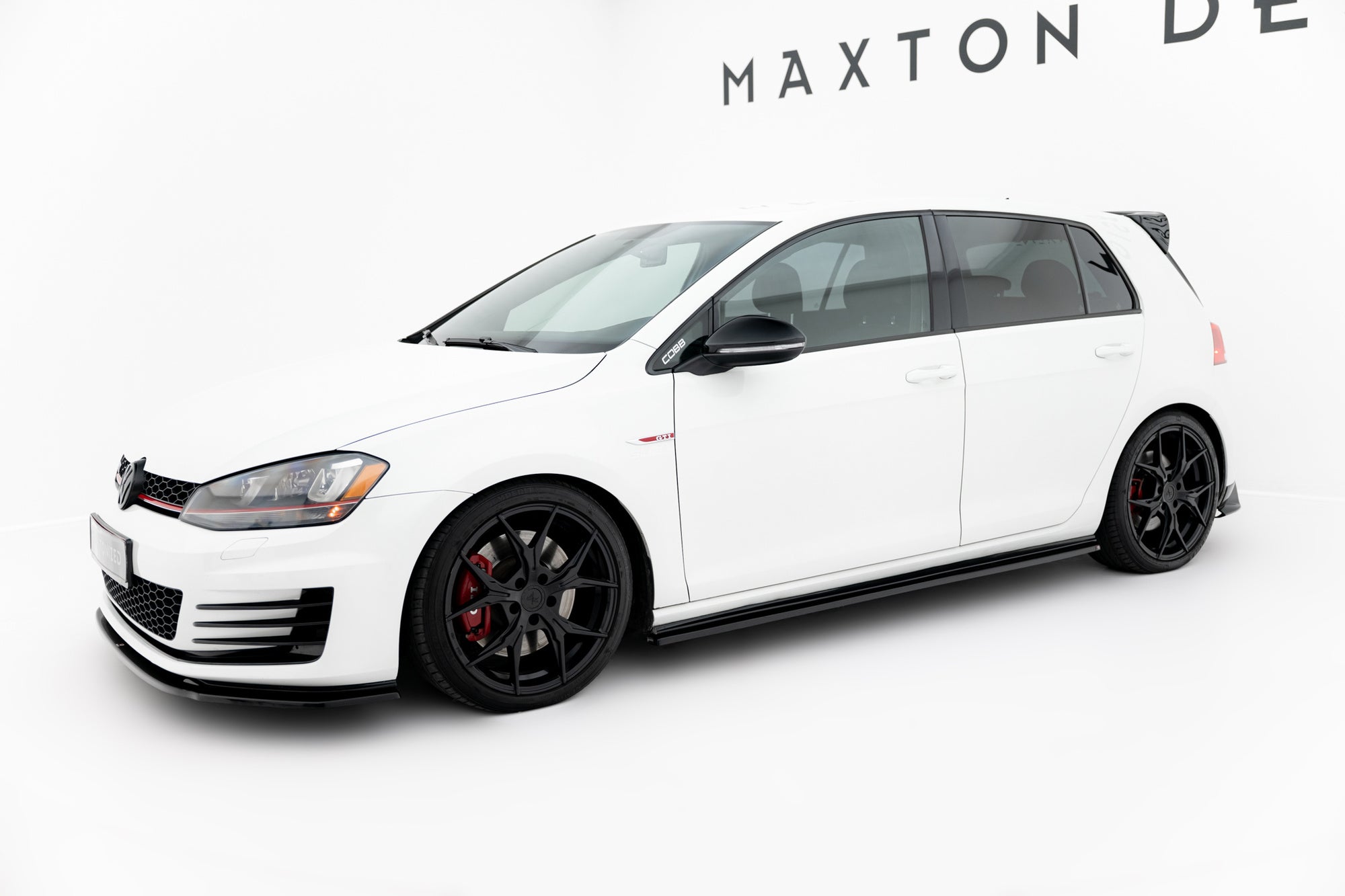 Praguri Volkswagen Golf 7 GTI 2013-2016 v10 - Maxton Design