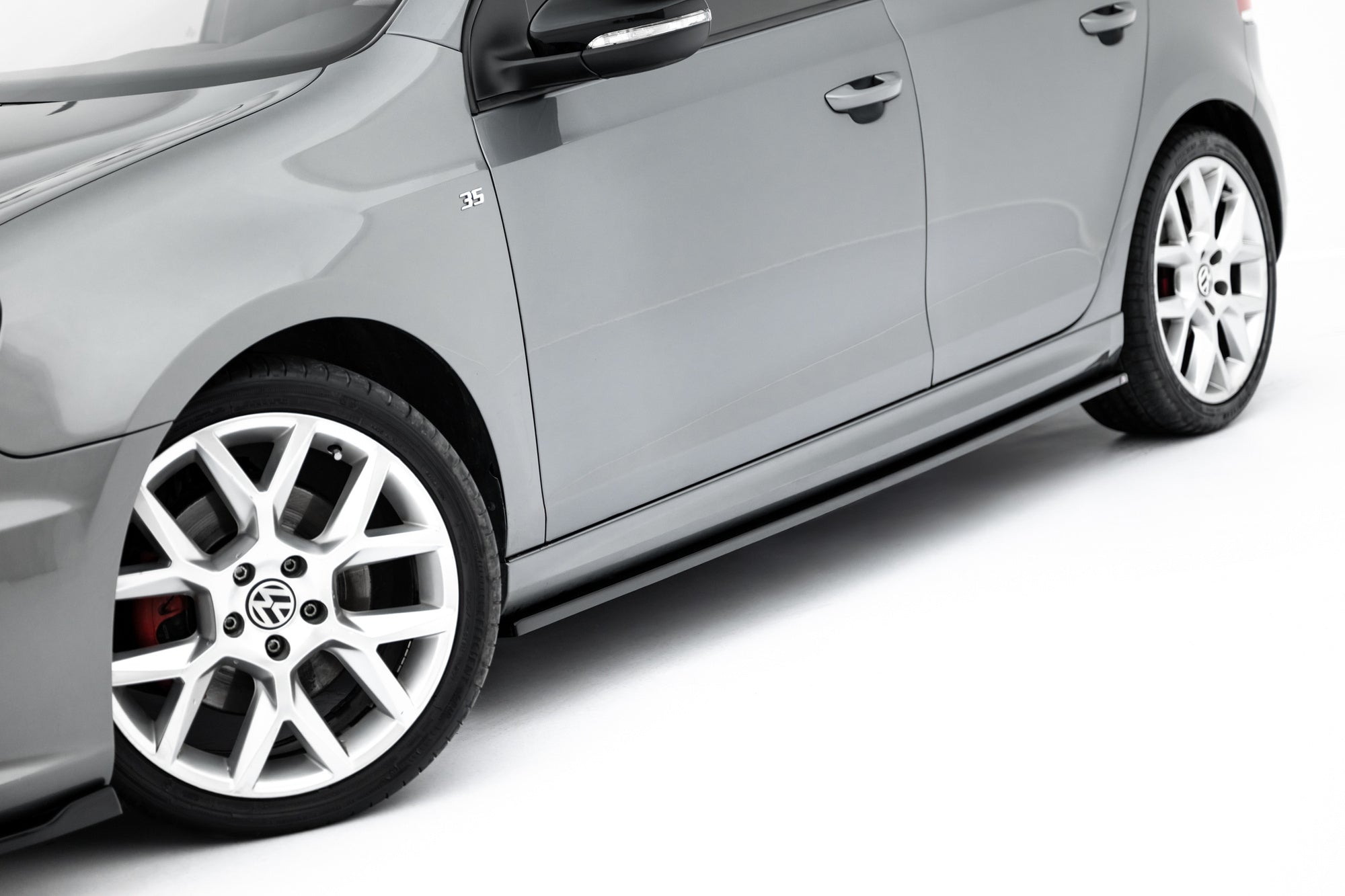 Praguri Volkswagen Golf 6 GTI 35TH R20 2008-2012 v4 - Maxton Design