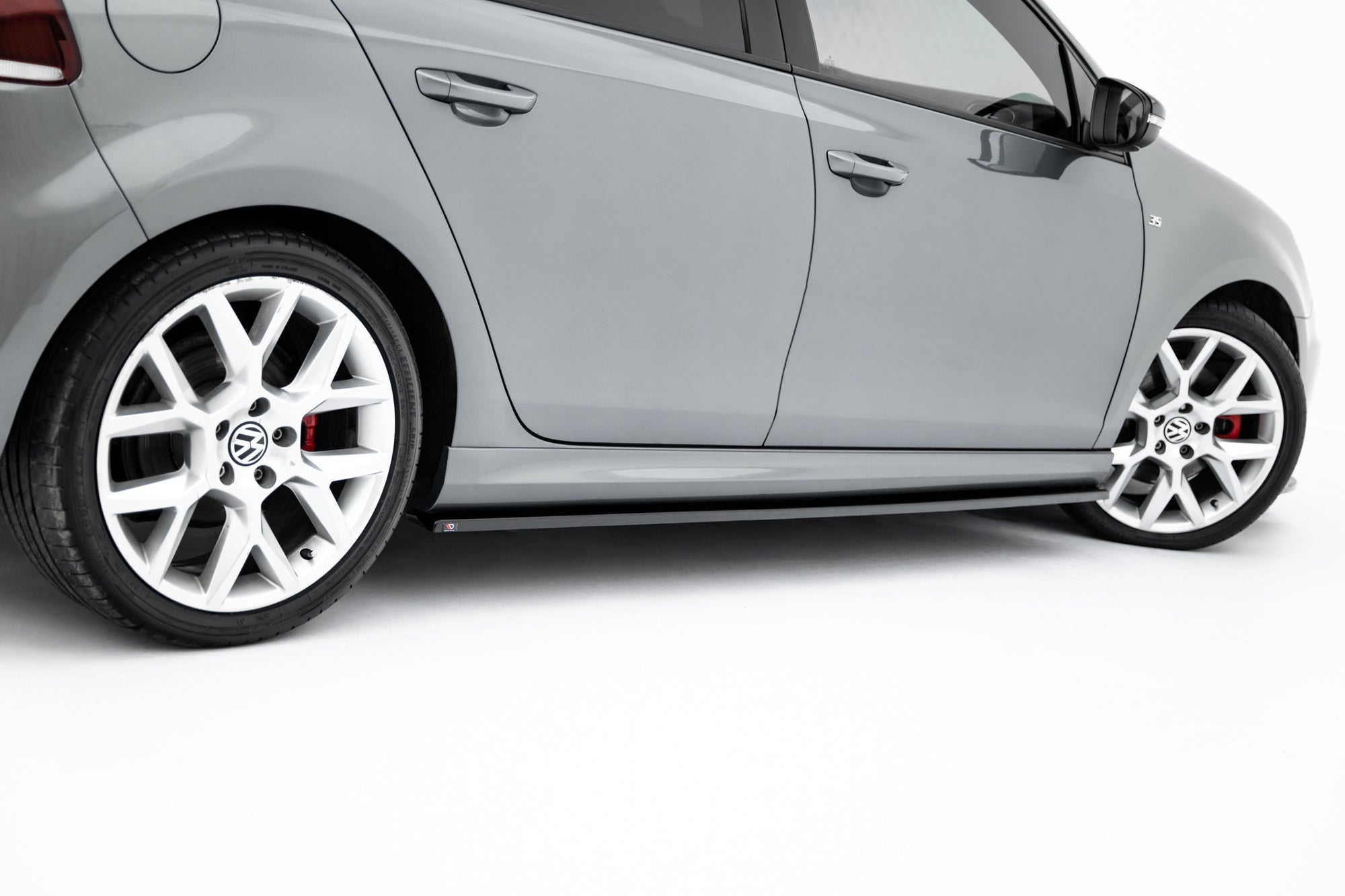 Praguri Volkswagen Golf 6 GTI 35TH R20 2008-2012 v4 - Maxton Design